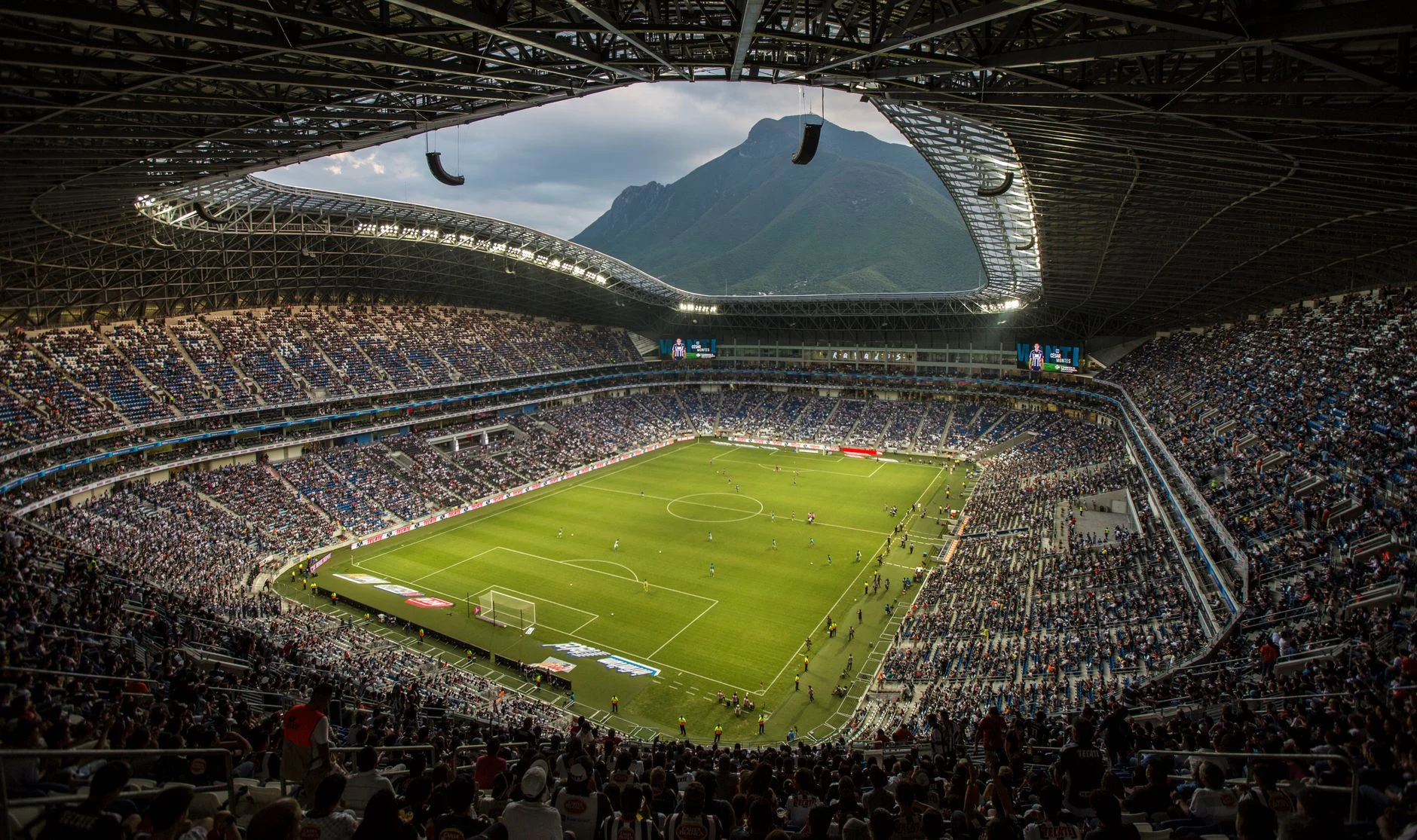 À la découverte du Calcio Storico, le football de combat italien